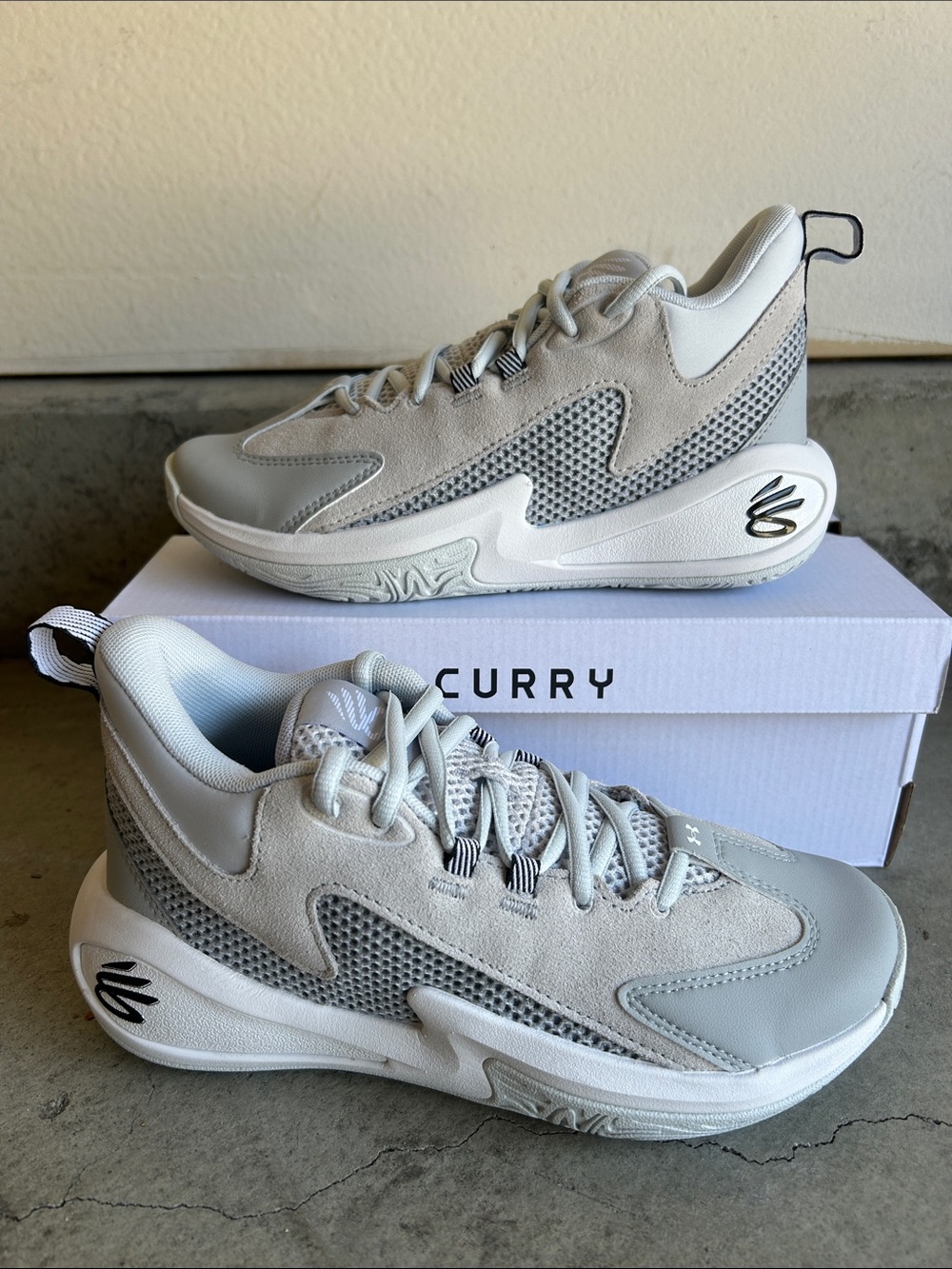 Kids Under Armour Curry 3Z7 SDE basketball shoes Size 4y & 5y Nwt